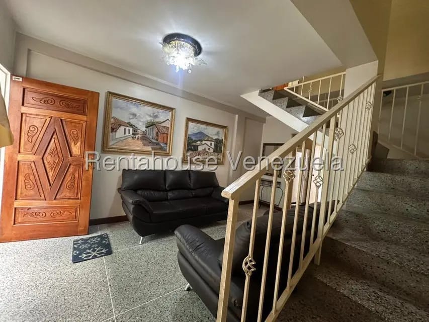 Casa (1 Nivel) en Alquiler en Los Teques, Miranda - 15