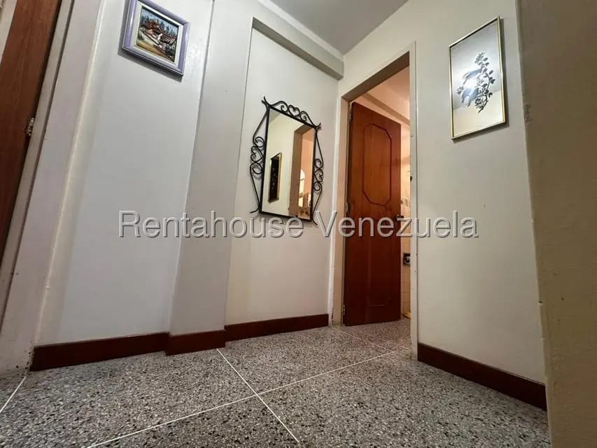 Casa (1 Nivel) en Alquiler en Los Teques, Miranda - 17