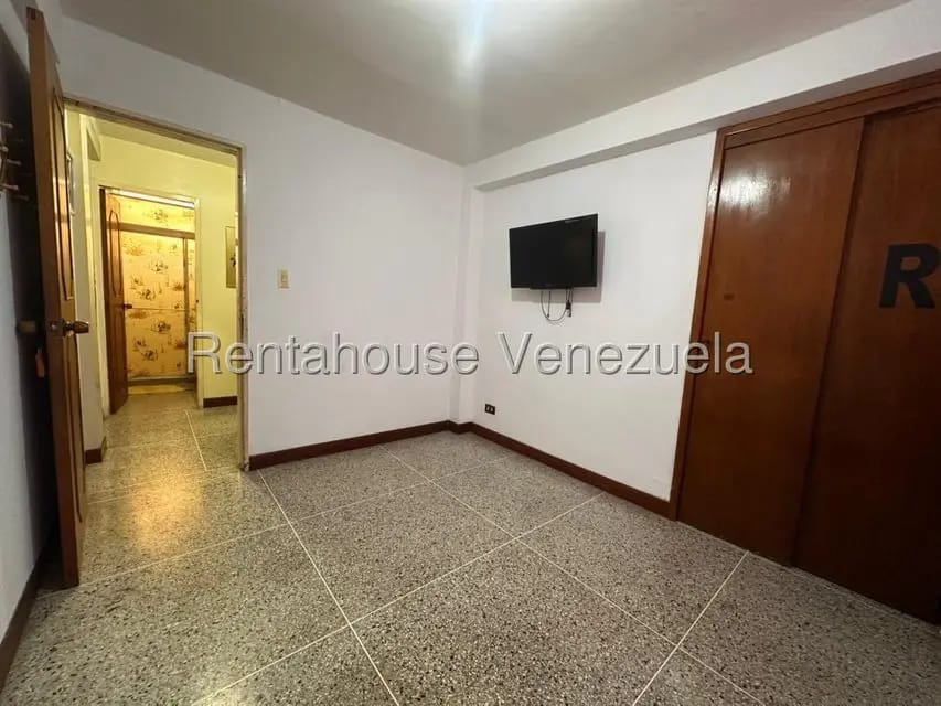 Casa (1 Nivel) en Alquiler en Los Teques, Miranda - 22