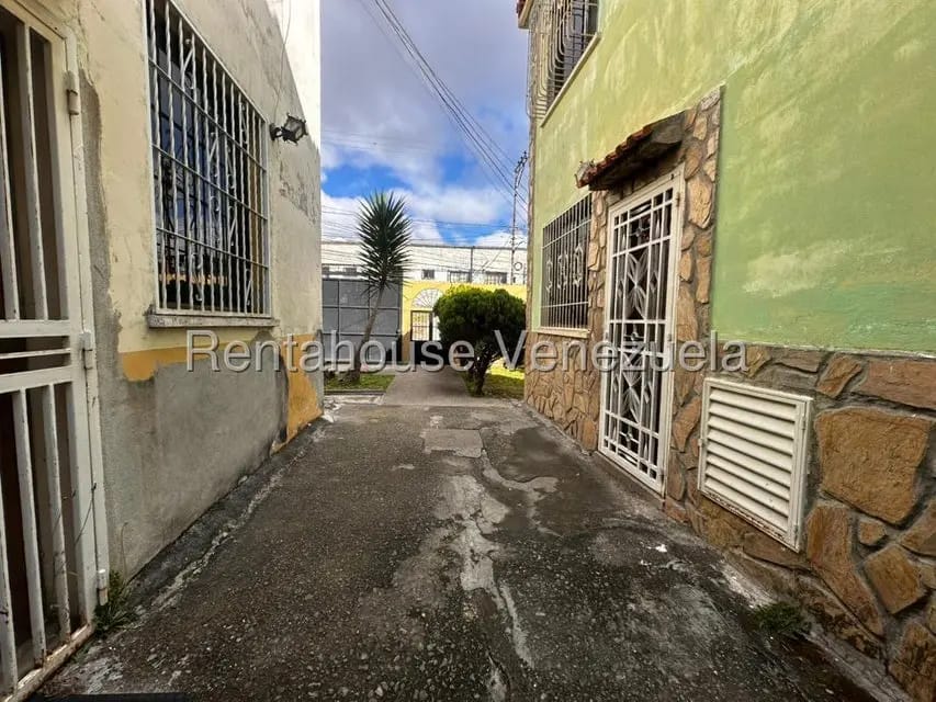 Casa (1 Nivel) en Alquiler en Los Teques, Miranda - 8