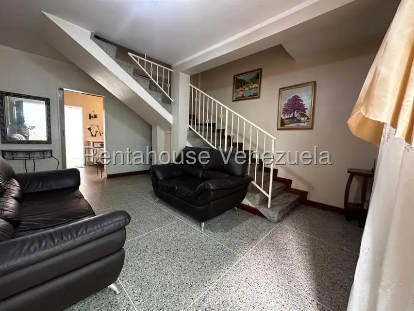 Casa (1 Nivel) en Alquiler en Los Teques, Miranda - 9