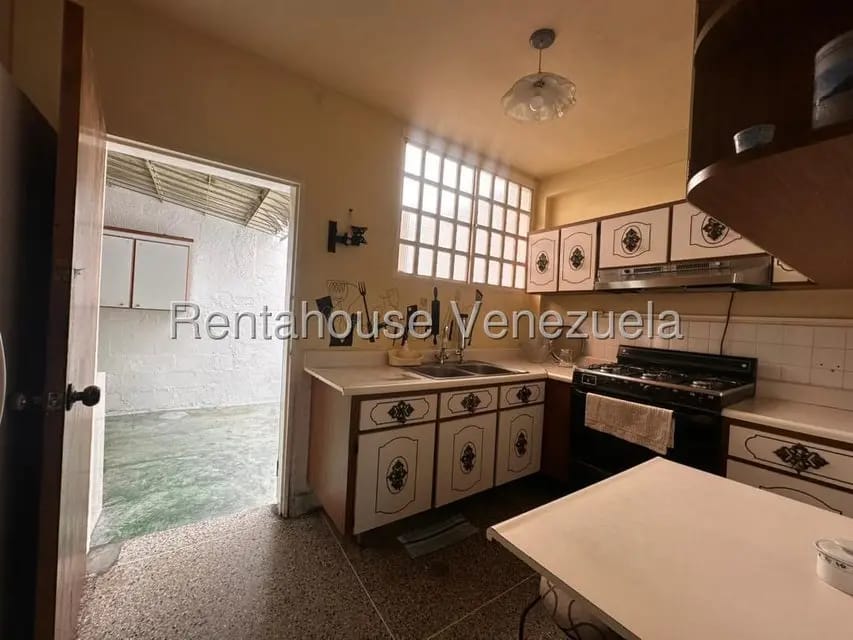 Casa (1 Nivel) en Alquiler en Los Teques, Miranda - 10