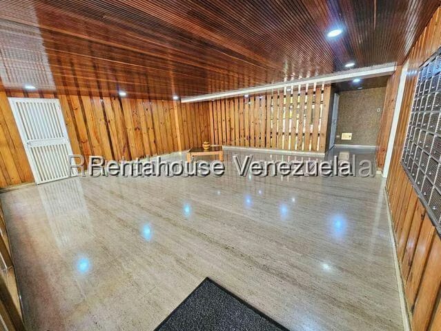 Apartamento (1 Nivel) en Venta en El Cigarral, Distrito Metropolitano - 2