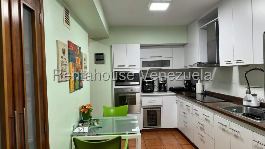 Apartamento (1 Nivel) en Venta en El Cigarral, Distrito Metropolitano - 4