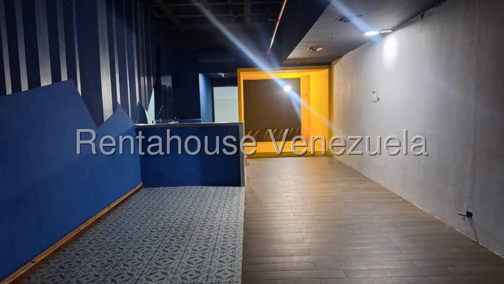 Comercial (Local Comercial) en Venta en Lomas de La Lagunita, Distrito Metropolitano - 13