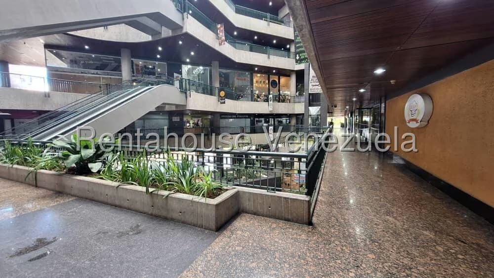 Comercial (Local Comercial) en Venta en Lomas de La Lagunita, Distrito Metropolitano - 8