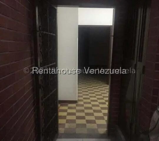 Comercial (Local Comercial) en Alquiler en Los Rosales, Distrito Metropolitano - 3