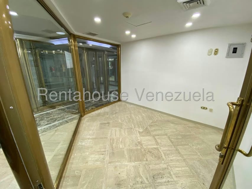 Comercial (Local Comercial) en Alquiler en Chuao, Distrito Metropolitano - 5