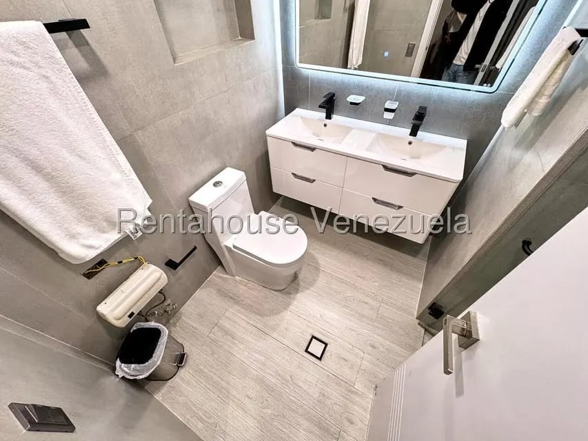 Apartamento (1 Nivel) en Venta en Los Naranjos del Cafetal, Distrito Metropolitano - 24