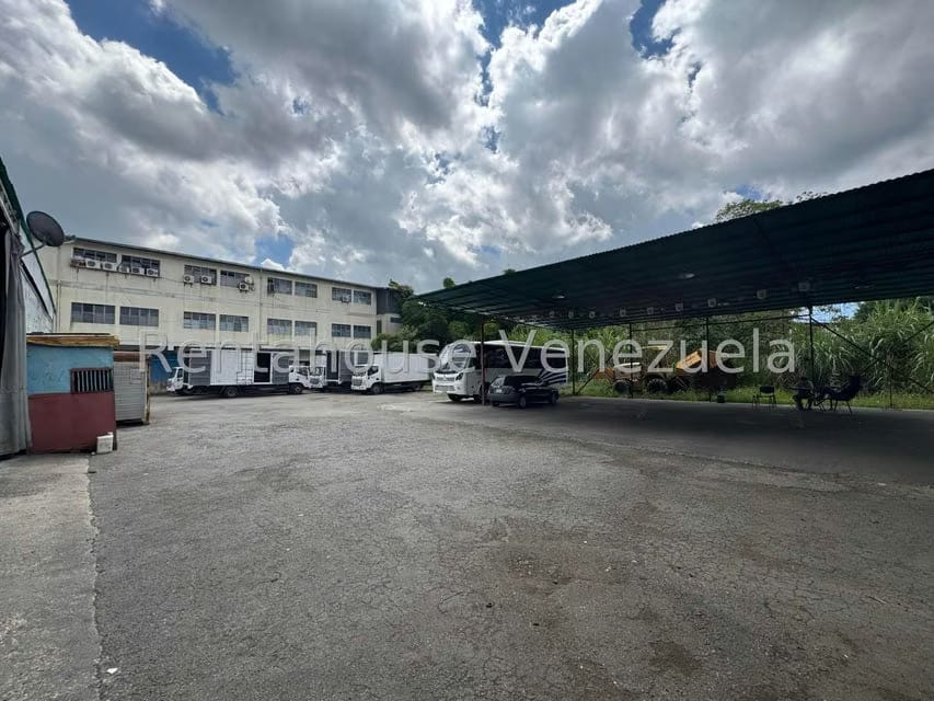Terreno (Comercial) en Venta en La Macarena Norte, Miranda - 2
