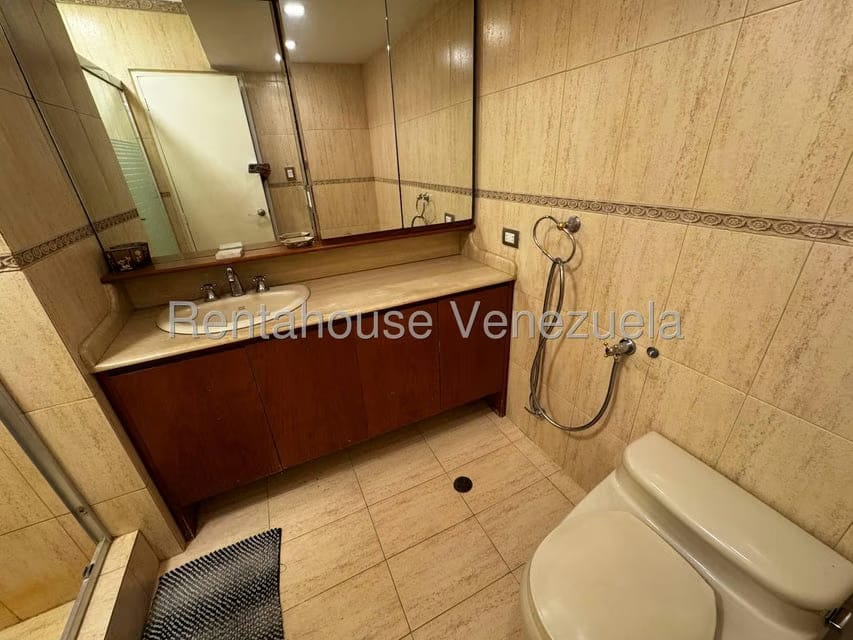 Apartamento (1 Nivel) en Alquiler en Santa Fe Sur, Distrito Metropolitano - 13