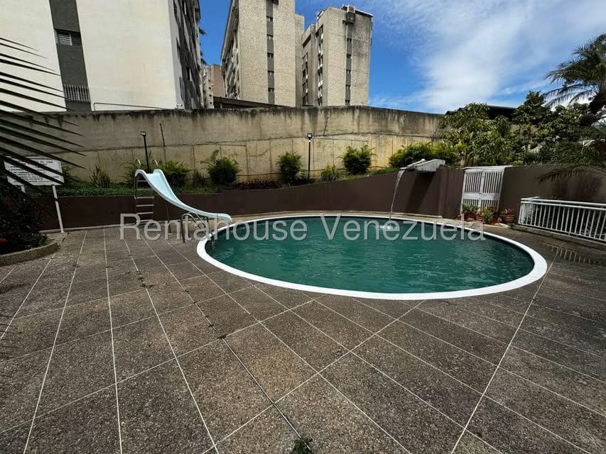 Apartamento (1 Nivel) en Alquiler en Santa Fe Sur, Distrito Metropolitano - 23