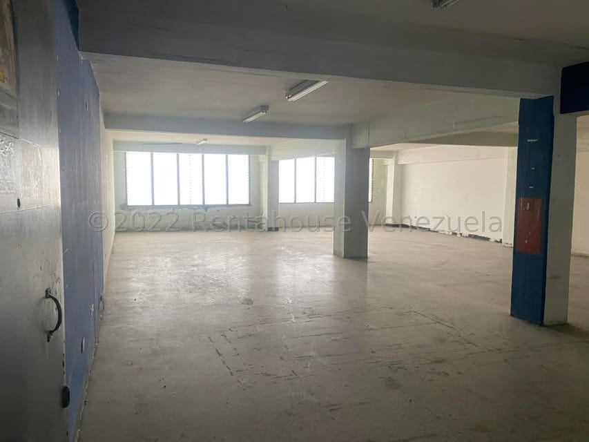 Comercial (Galpon - Deposito) en Alquiler en Catia, Distrito Metropolitano - 3