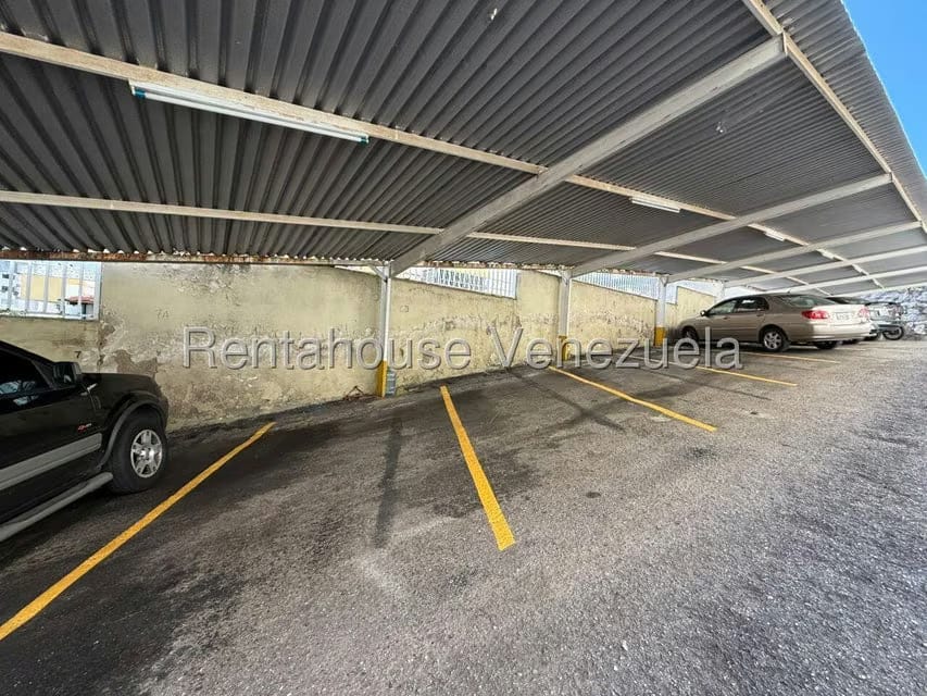 Apartamento (1 Nivel) en Alquiler en Santa Paula, Distrito Metropolitano - 12