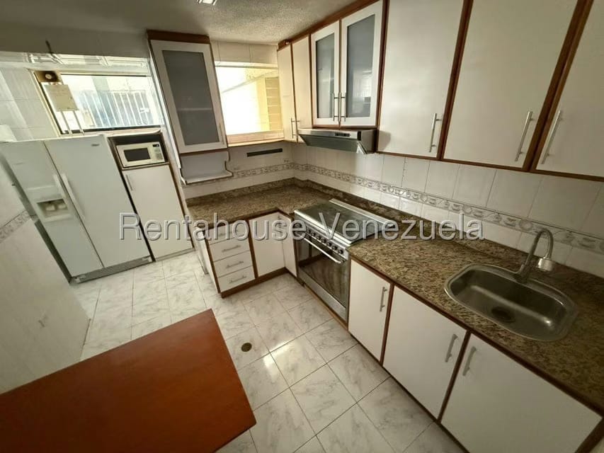 Apartamento (1 Nivel) en Alquiler en Santa Paula, Distrito Metropolitano - 14