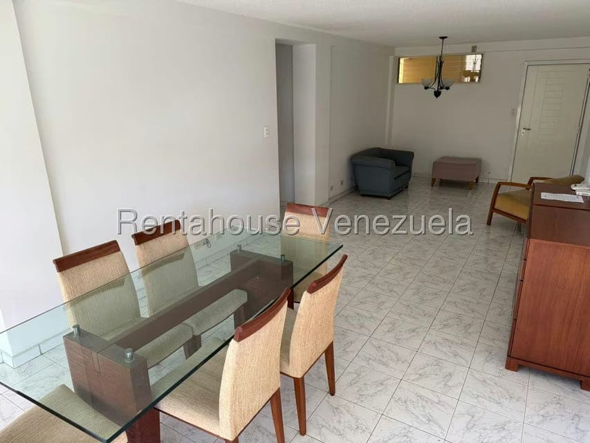 Apartamento (1 Nivel) en Alquiler en Santa Paula, Distrito Metropolitano - 3