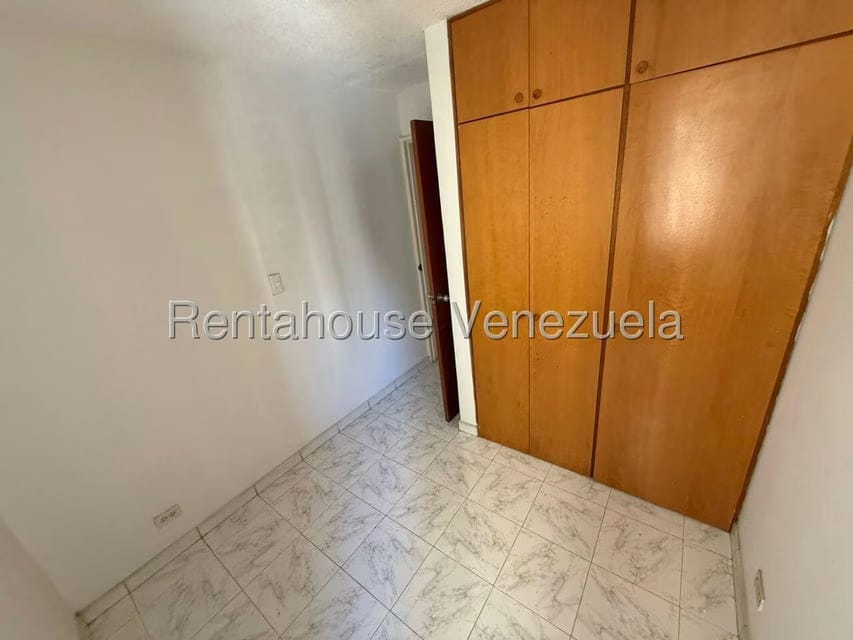 Apartamento (1 Nivel) en Alquiler en Santa Paula, Distrito Metropolitano - 21