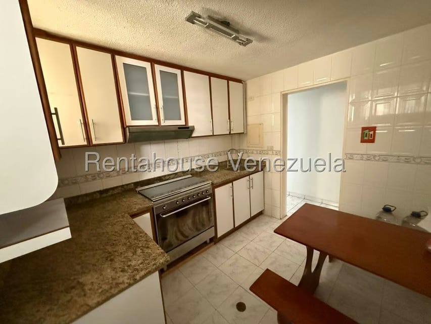 Apartamento (1 Nivel) en Alquiler en Santa Paula, Distrito Metropolitano - 4