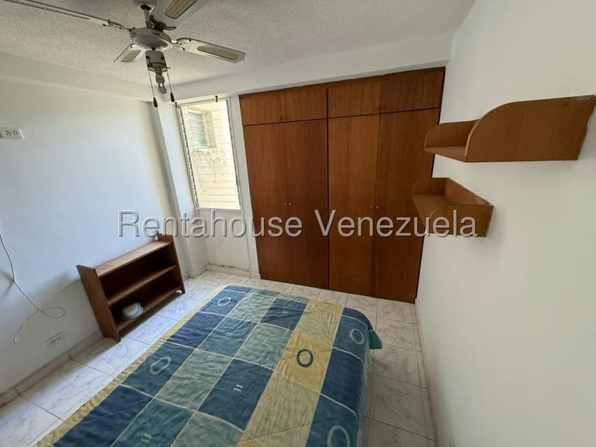 Apartamento (1 Nivel) en Alquiler en Santa Paula, Distrito Metropolitano - 7
