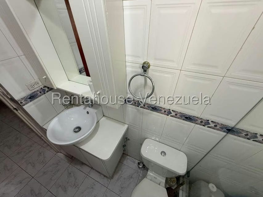 Apartamento (1 Nivel) en Alquiler en Santa Paula, Distrito Metropolitano - 9