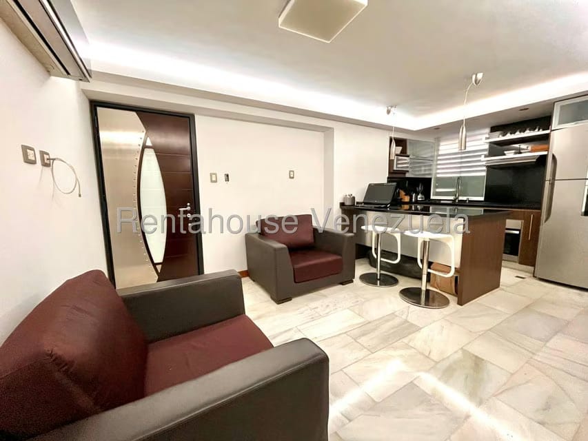 Apartamento (1 Nivel) en Alquiler en Chuao, Distrito Metropolitano - 2