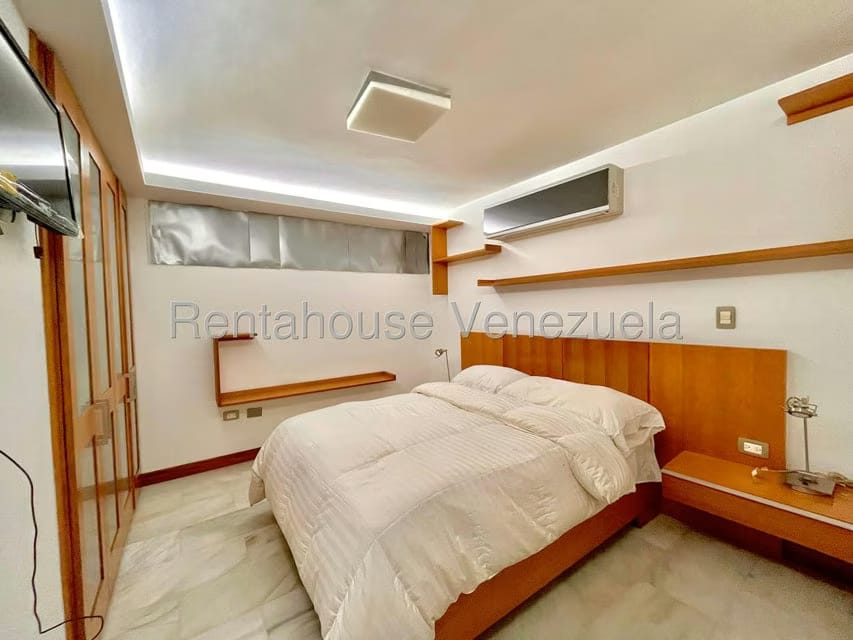 Apartamento (1 Nivel) en Alquiler en Chuao, Distrito Metropolitano - 12