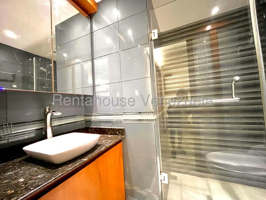 Apartamento (1 Nivel) en Alquiler en Chuao, Distrito Metropolitano - 15