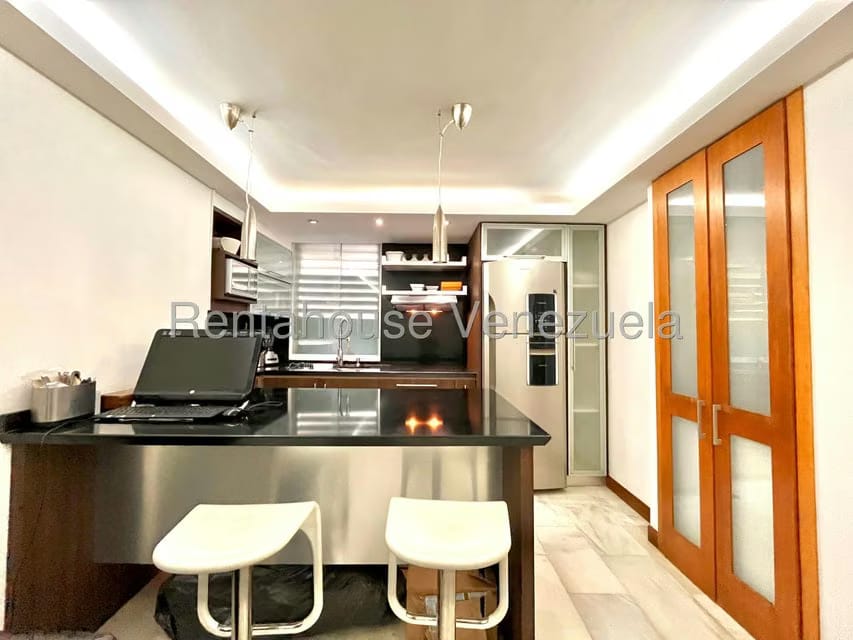 Apartamento (1 Nivel) en Alquiler en Chuao, Distrito Metropolitano - 3