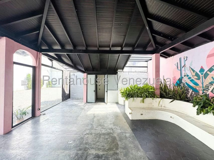 Comercial (Local Comercial) en Alquiler en La Castellana, Distrito Metropolitano - 12