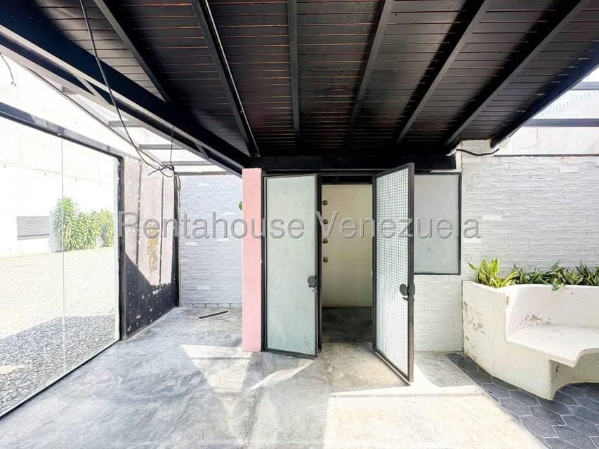 Comercial (Local Comercial) en Alquiler en La Castellana, Distrito Metropolitano - 13
