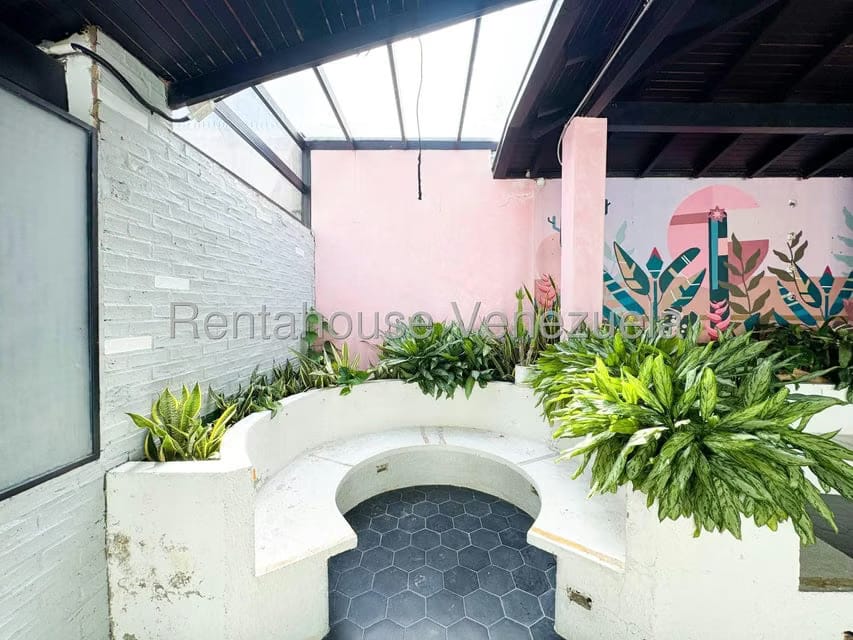 Comercial (Local Comercial) en Alquiler en La Castellana, Distrito Metropolitano - 16