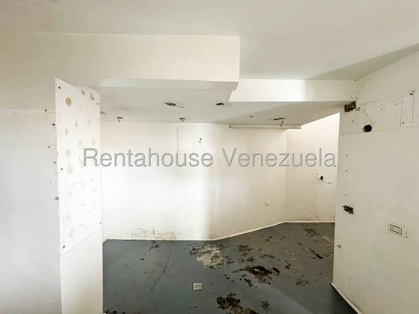 Comercial (Local Comercial) en Alquiler en La Castellana, Distrito Metropolitano - 24