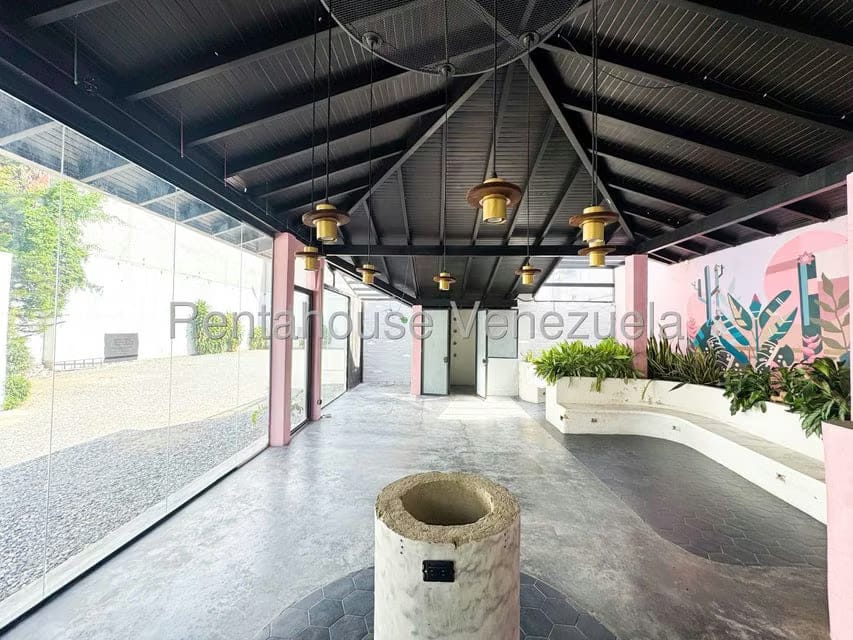 Comercial (Local Comercial) en Alquiler en La Castellana, Distrito Metropolitano - 5