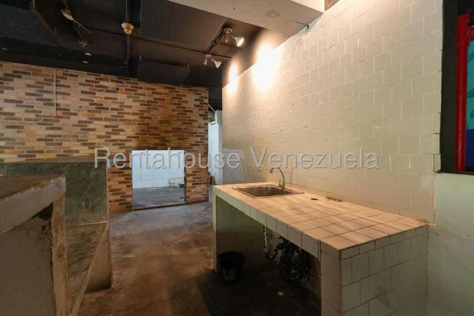 Comercial (Local Comercial) en Venta en Santa Paula, Distrito Metropolitano - 15