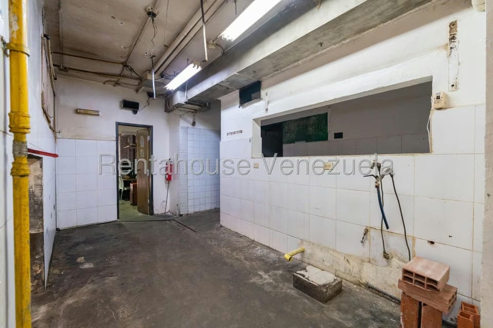 Comercial (Local Comercial) en Venta en Santa Paula, Distrito Metropolitano - 18