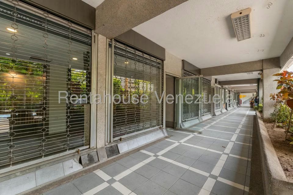 Comercial (Local Comercial) en Venta en Santa Paula, Distrito Metropolitano - 3