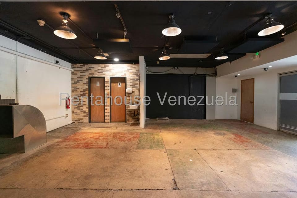 Comercial (Local Comercial) en Venta en Santa Paula, Distrito Metropolitano - 8