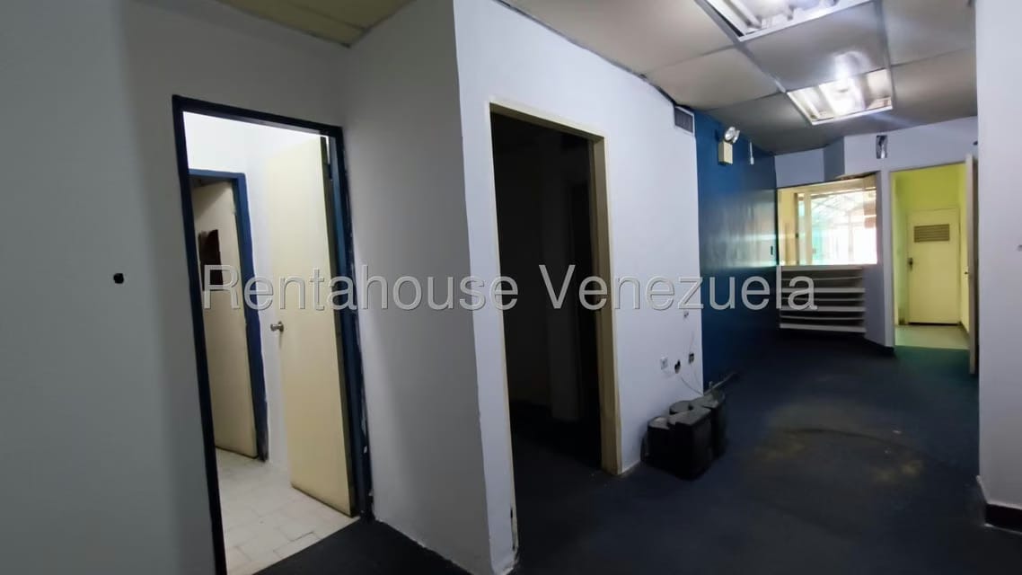 Comercial (Local Comercial) en Alquiler en San Jose de Tarbes, Carabobo - 17