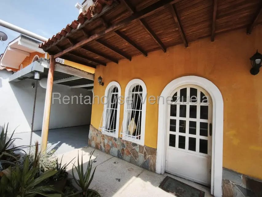 Casa (Duplex) en Venta en Guaracarima, Aragua - 3