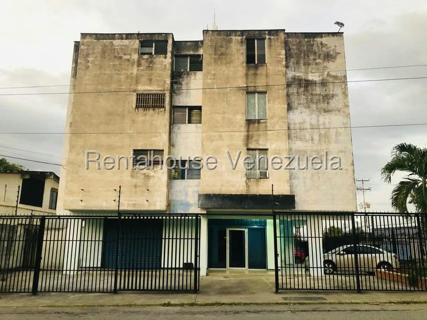 Comercial (Local Comercial) en Alquiler en Los Pinos, Lara