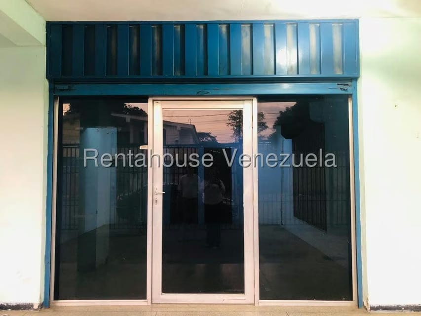 Comercial (Local Comercial) en Alquiler en Los Pinos, Lara - 2