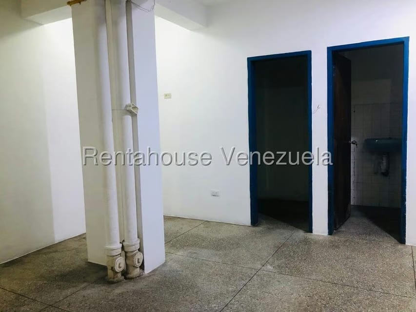 Comercial (Local Comercial) en Alquiler en Los Pinos, Lara - 9