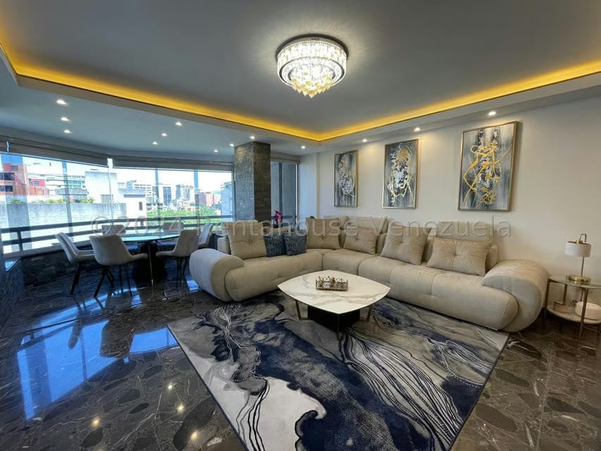 Apartamento (1 Nivel) en Venta en La Florida, Distrito Metropolitano - 3