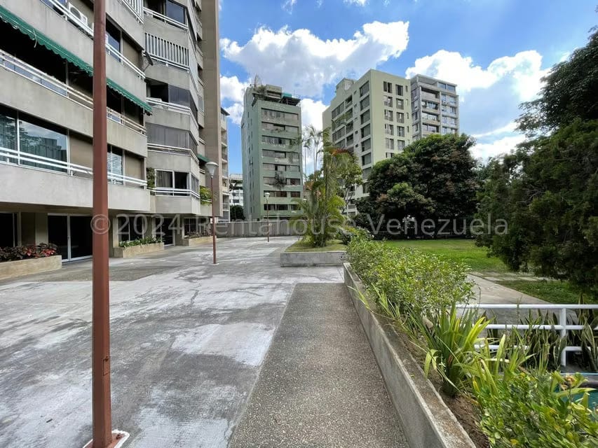Apartamento (1 Nivel) en Venta en La Florida, Distrito Metropolitano - 24