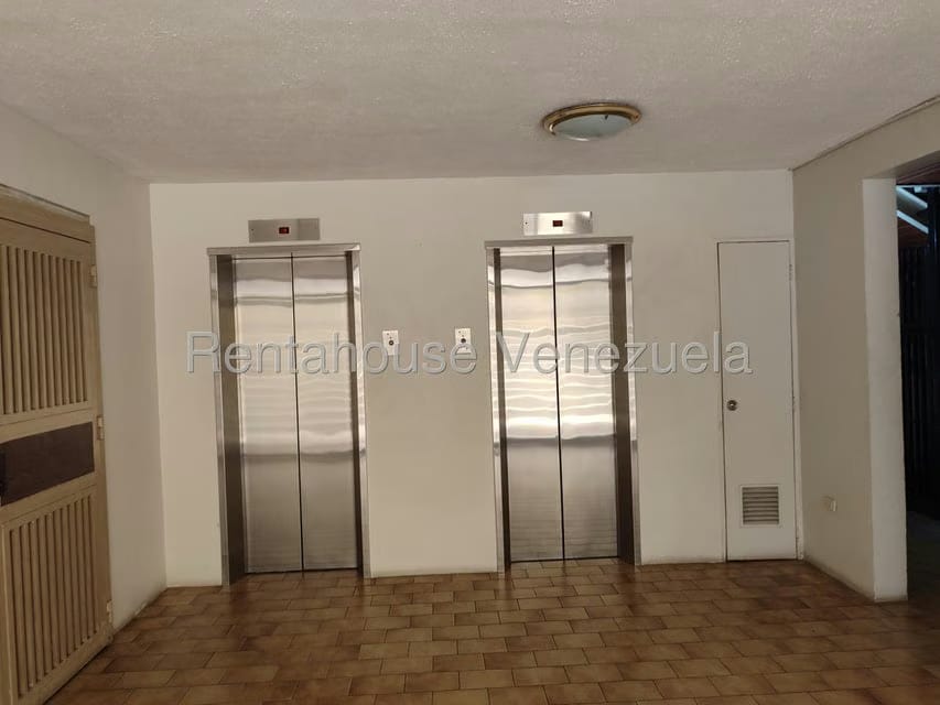Apartamento (1 Nivel) en Alquiler en El Hatillo, Distrito Metropolitano - 4