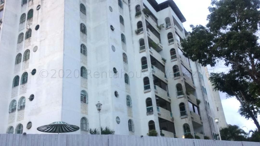 APARTAMENTO EN VENTA SELENE MARIN MLS#23-26614