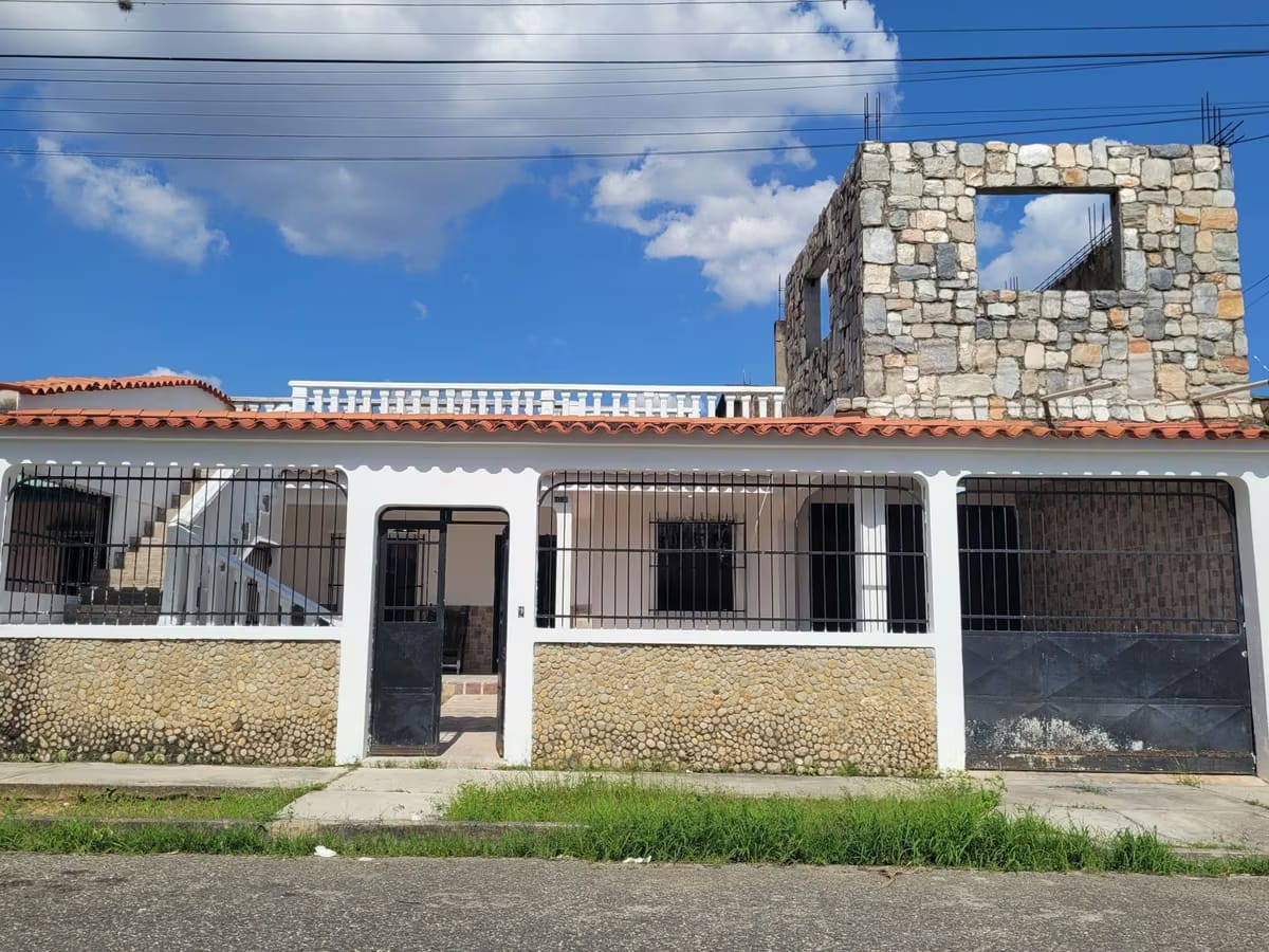 Casa en venta Urb. Los Caobos Valencia Carabobo