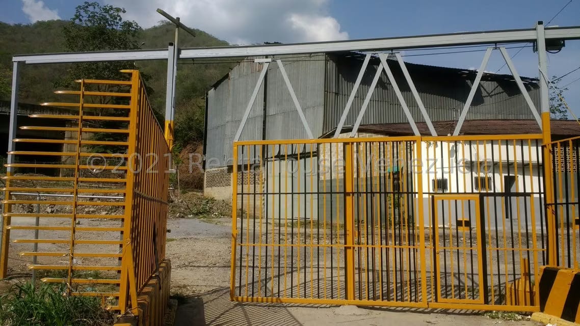 Comercial (Galpon - Deposito) en Venta en Mampote, Miranda - 3