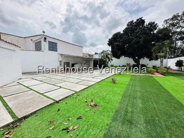 Casa (Duplex) en Alquiler en La Rosaleda, Lara - 13