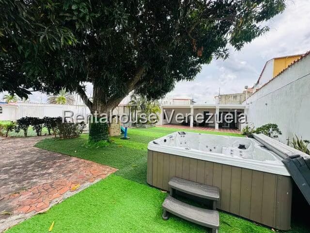 Casa (Duplex) en Alquiler en La Rosaleda, Lara - 14